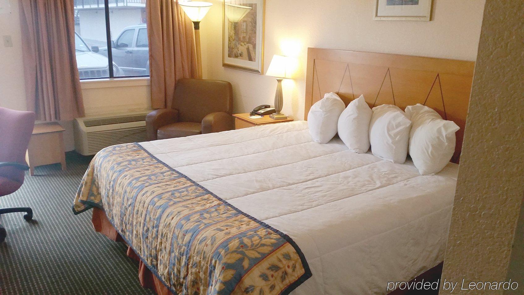 Americas Best Value Inn Laredo Exterior foto