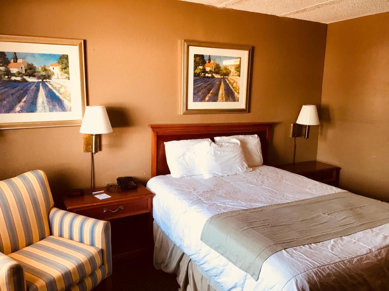 Americas Best Value Inn Laredo Exterior foto